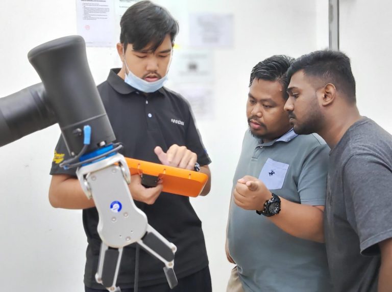 CtrlX Training : Mastering Kassow Robot with Rexroth Bosch Team